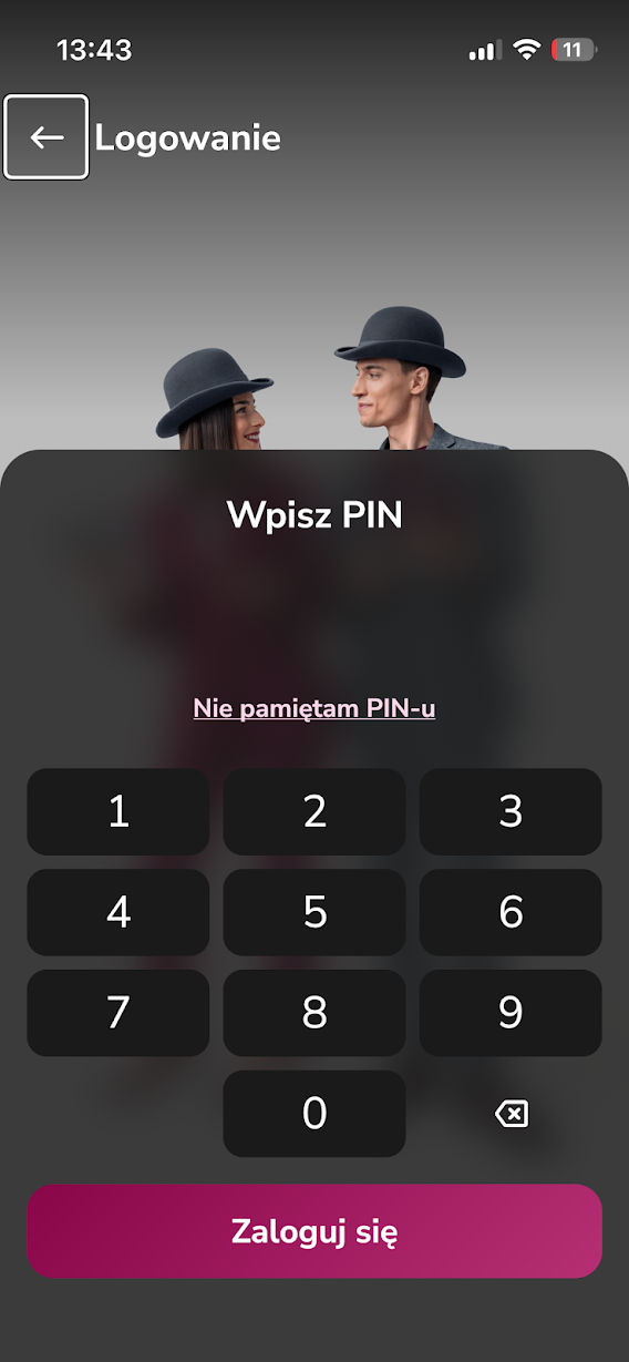 Ekran logowania aplikacji bankowej z aktywnym czytnikiem ekranu — prostokąt fokusu wyróżnia przycisk powrotu odczytywany wraz z rolą i nazwą.